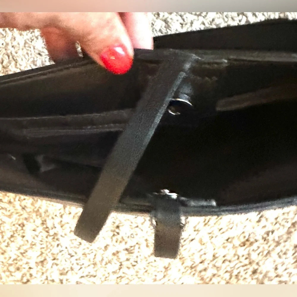 Westbronco Unisex Black Vegan Leather Medium Messenger Bag Style Crossbody Purse